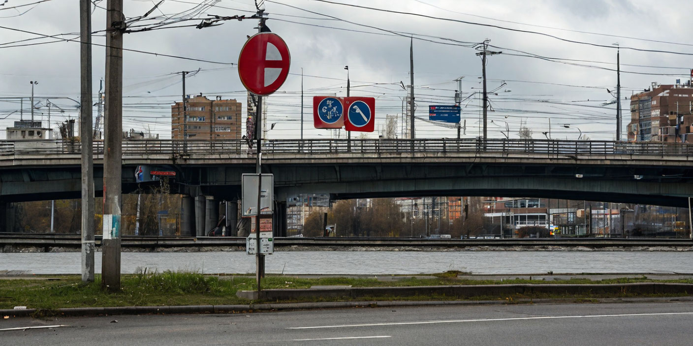 В Новосибирске запретят парковку у восьми мостов и путепроводов В Новосибирске запретят парковку у восьми мостов и путепроводов . Иллюстрация MediaMatrix